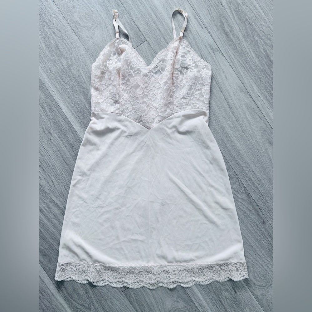 Vintage Vanity Fair Cream Off white slip, size 38